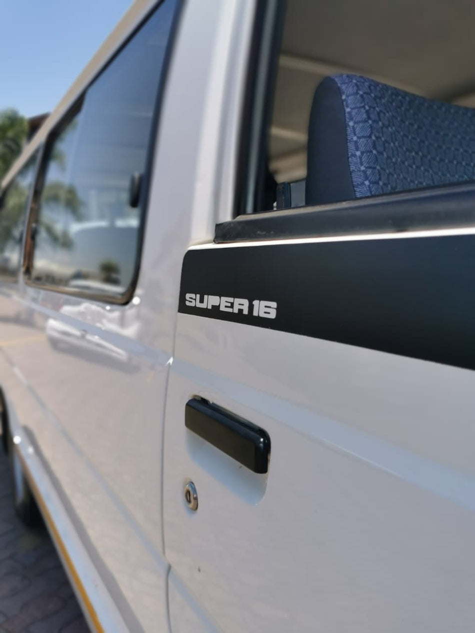 Toyota HiAce Siyaya Super 16