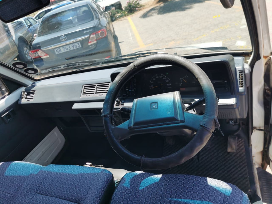 Toyota HiAce Siyaya Super 16