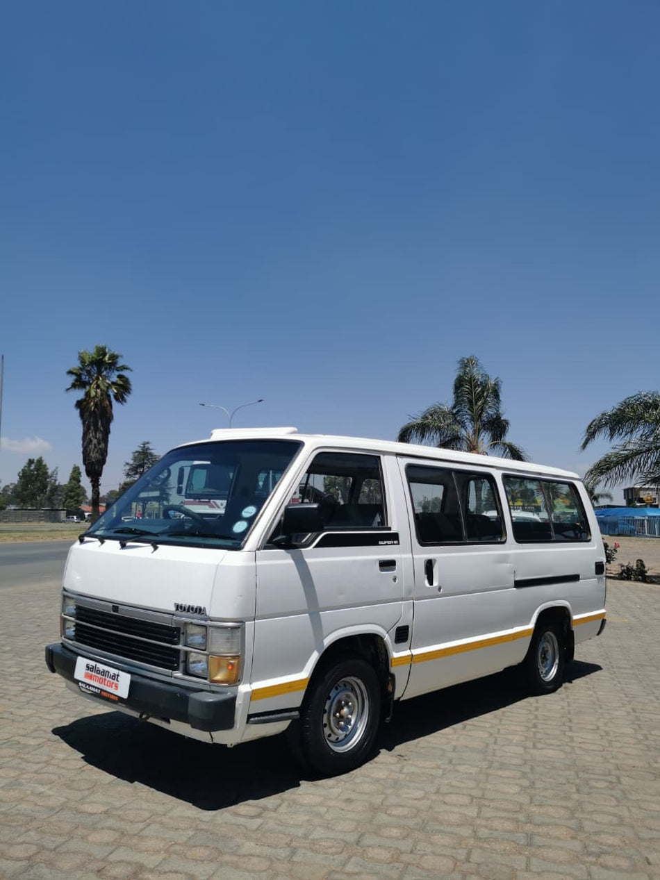 Toyota HiAce Siyaya Super 16
