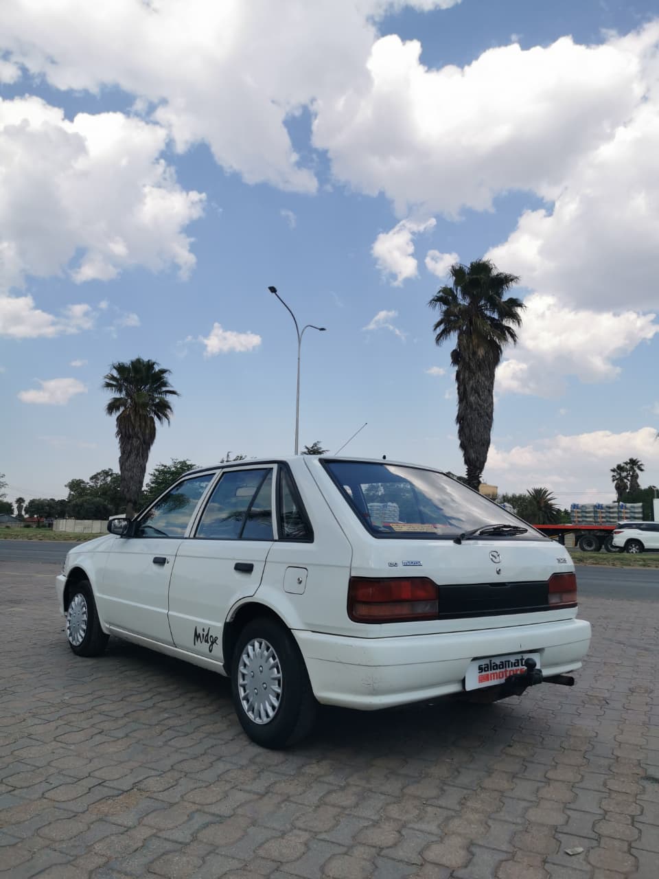 Mazda 323 – Salaamat Motors