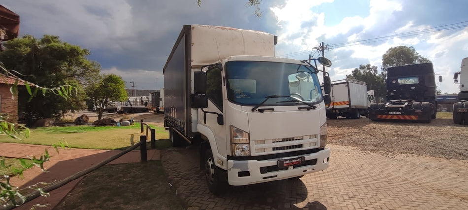 2017 Isuzu FSR 800 8 Ton Curtain Sides