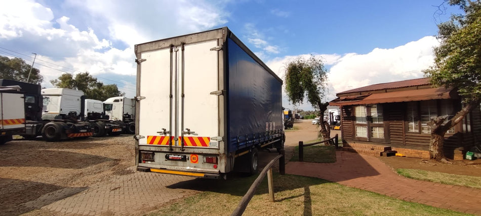 2017 Isuzu FSR 800 8 Ton Curtain Sides