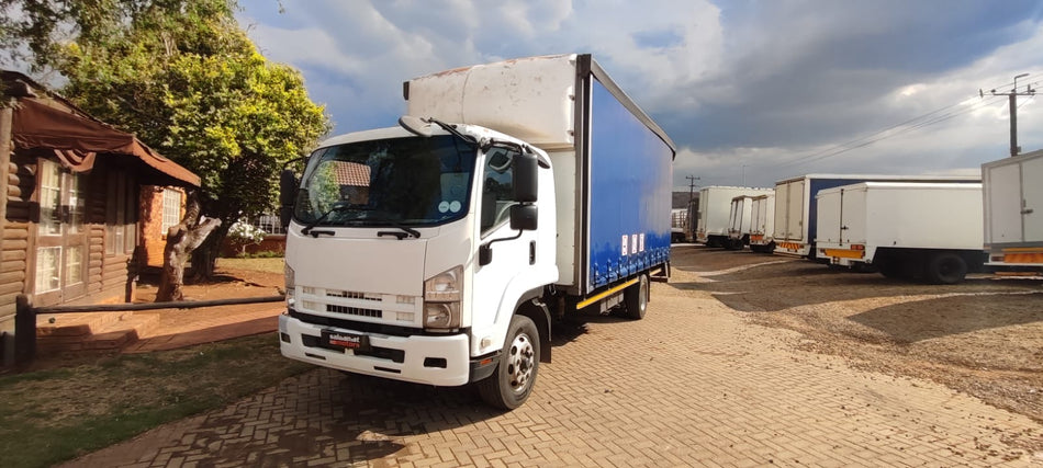 2017 Isuzu FSR 800 8 Ton Curtain Sides