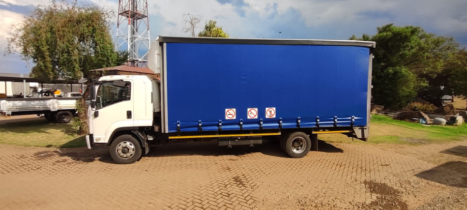 2017 Isuzu FSR 800 8 Ton Curtain Sides