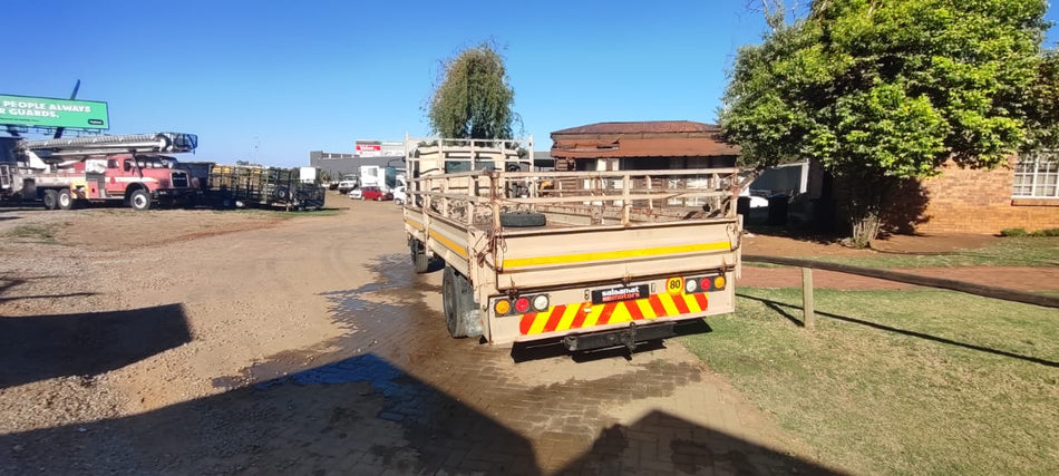 2015 Isuzu NPR 400 Dropside