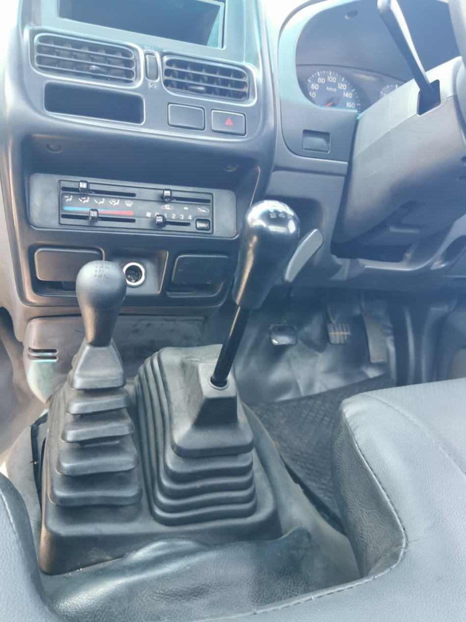 2009 Nissan Hardbody NP300 2.5D 4x4