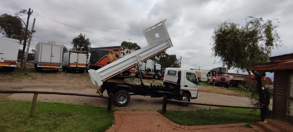 2013 Mitsubishi Fuso Canter Tipper