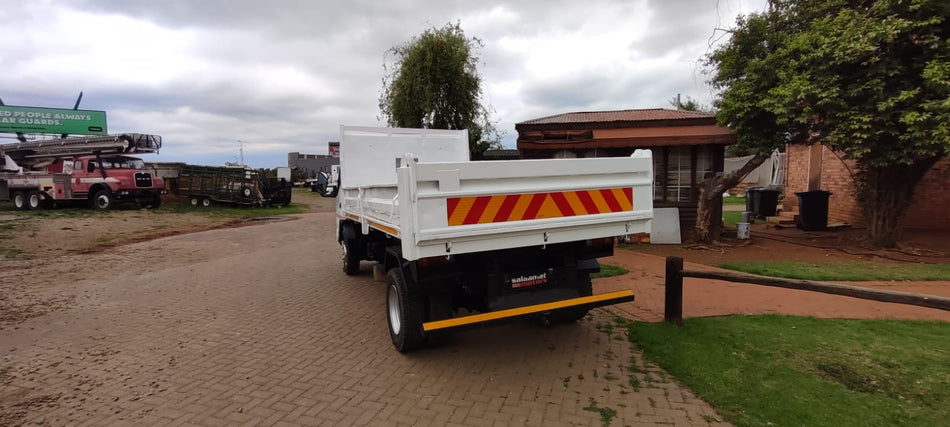 2013 Mitsubishi Fuso Canter Tipper