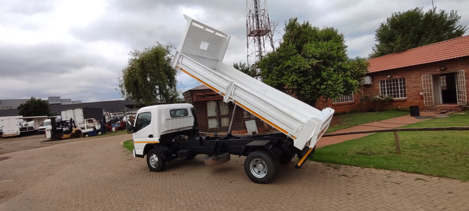 2013 Mitsubishi Fuso Canter Tipper