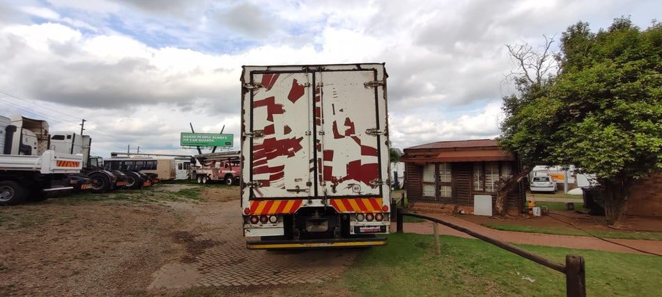 2015 MAN CLA 26.28 Curtain Sides 16 Ton