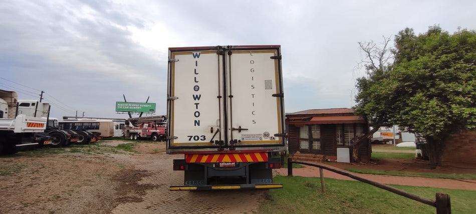 2014 Mitsubishi Fuso FN25-270 Fridge Body