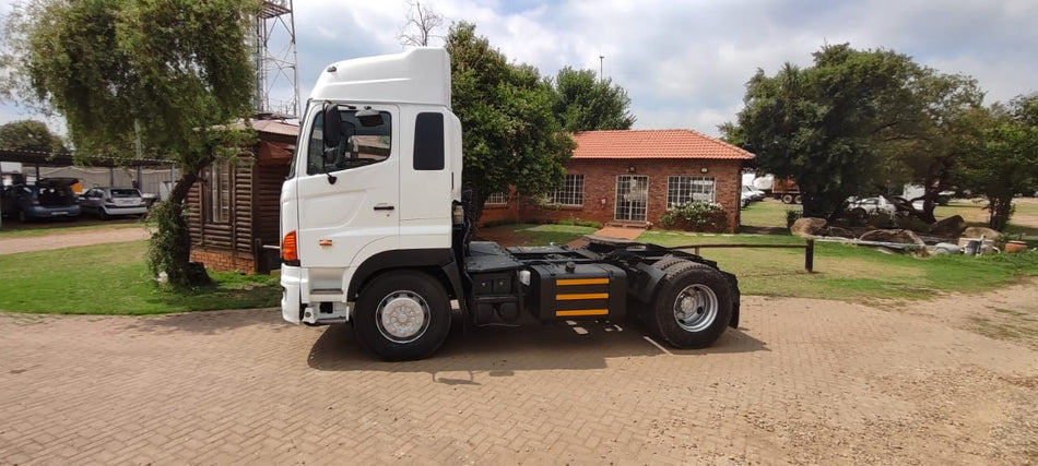 Hino 700 Horse Automatic