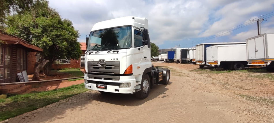 Hino 700 Horse Automatic
