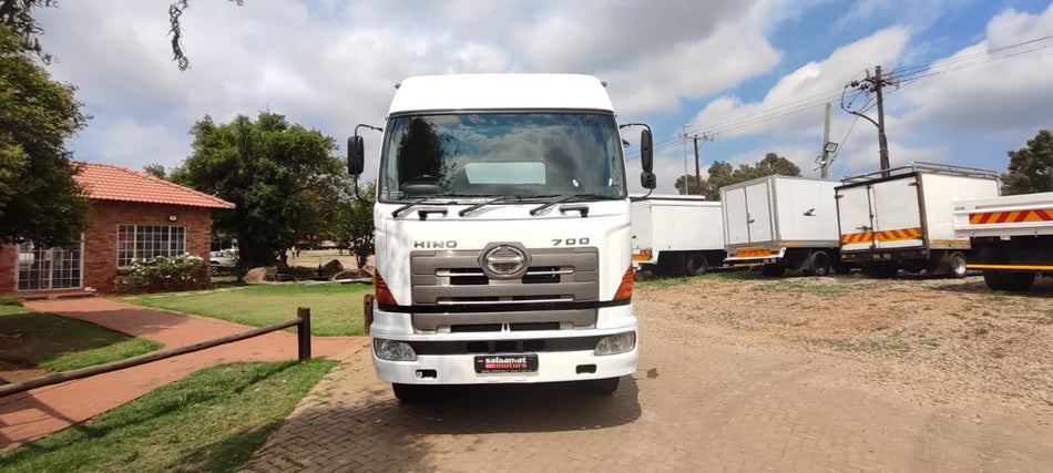 Hino 700 Horse Automatic