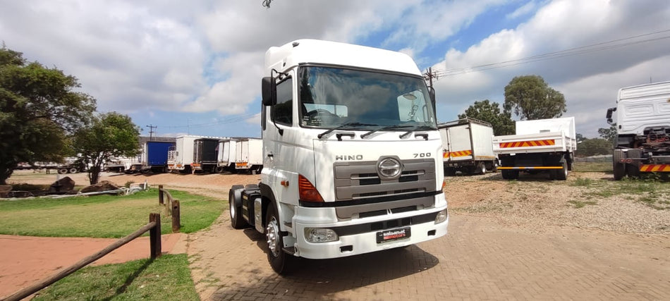 Hino 700 Horse Automatic