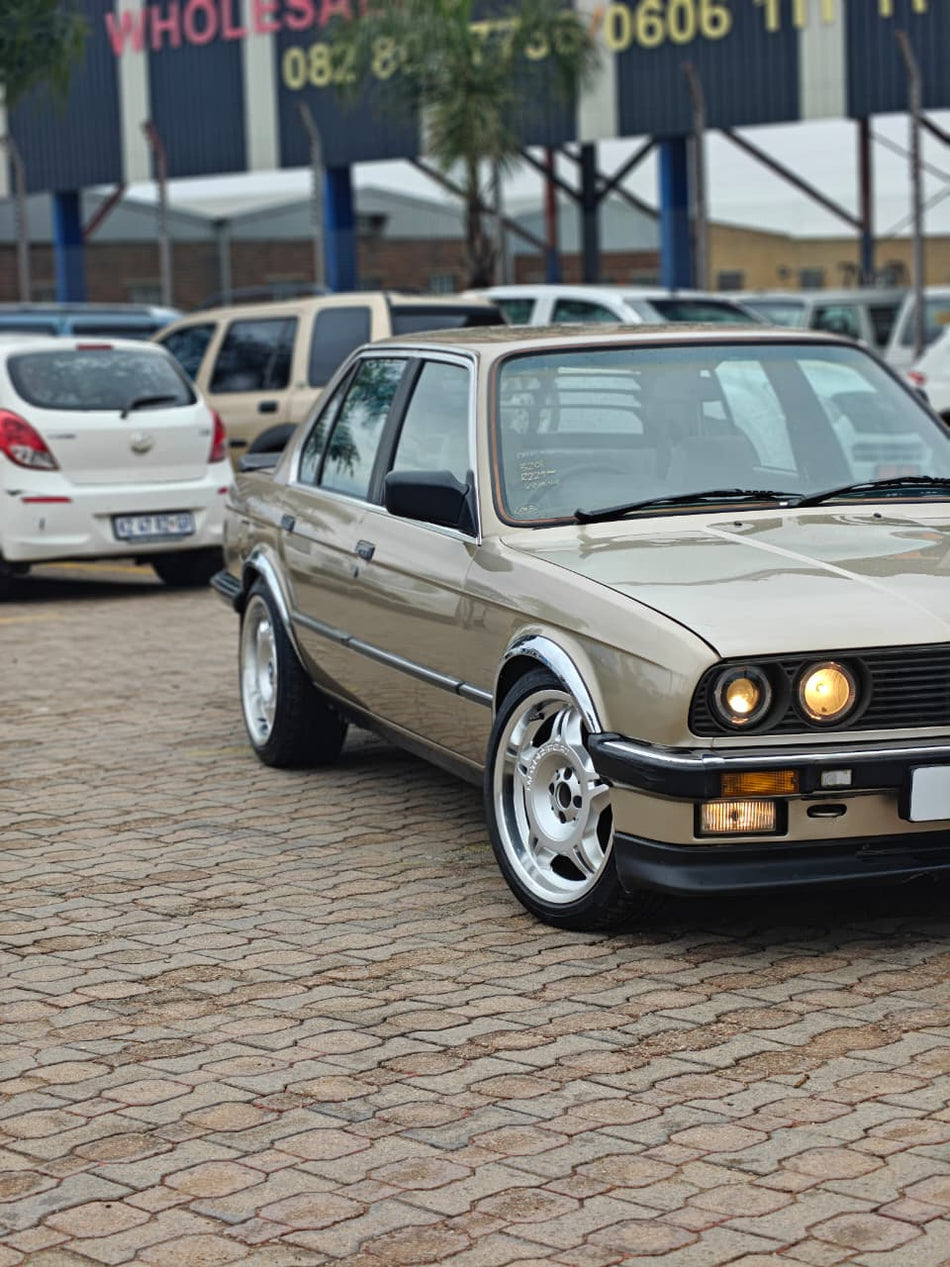 1984 BMW 320i E30
