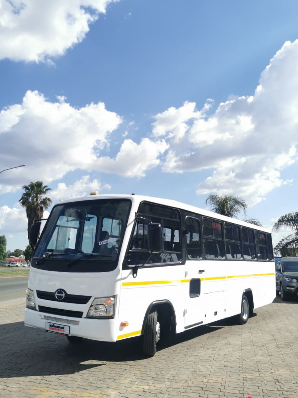 2012 Hino 300 Bus 33 Seater