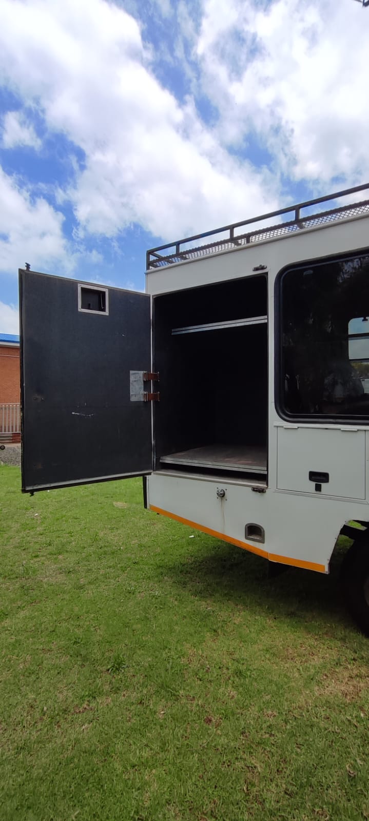 2008 Toyota Dyna Safari 18 Seater
