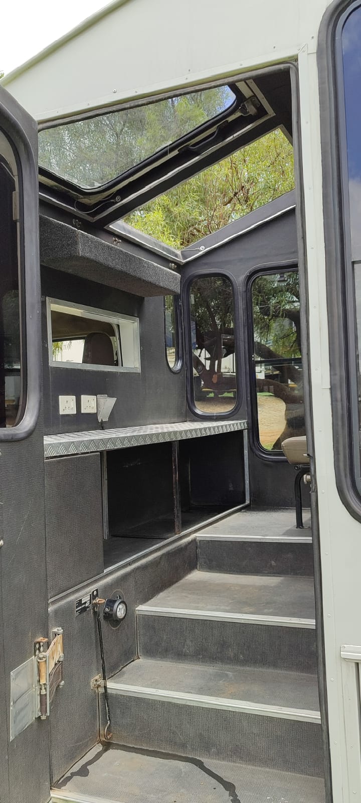 2008 Toyota Dyna Safari 18 Seater