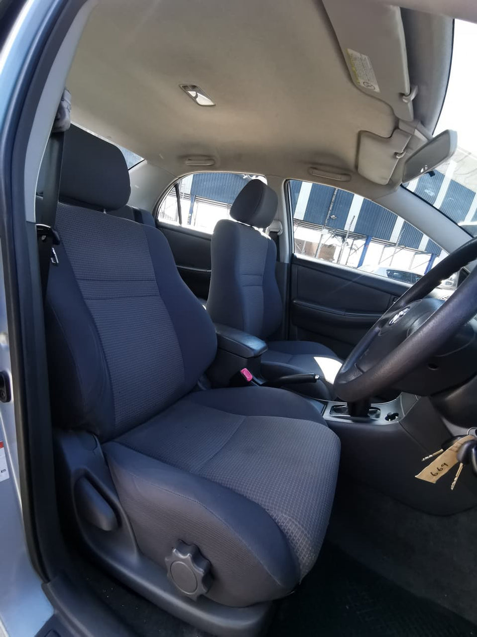 2005 Toyota Corolla 160i GLE