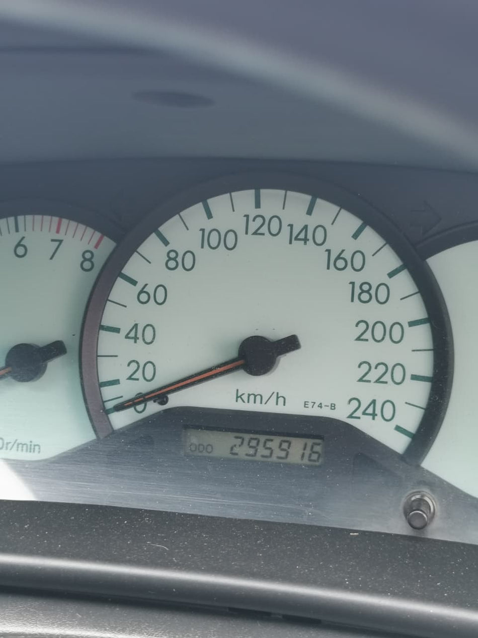 2006 Toyota RunX 140i