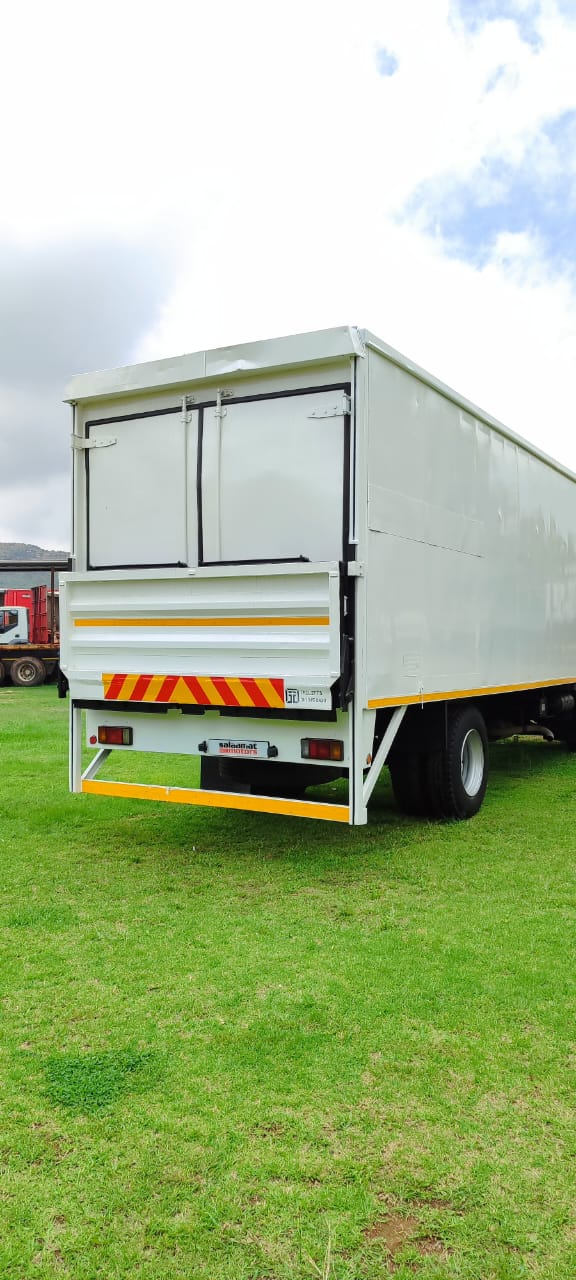 2014 Isuzu FTR 850 Automatic