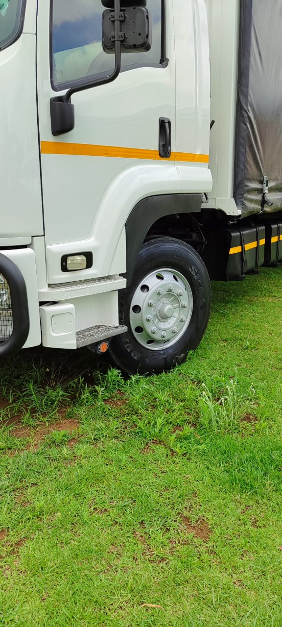 2014 Isuzu FTR 850 Automatic