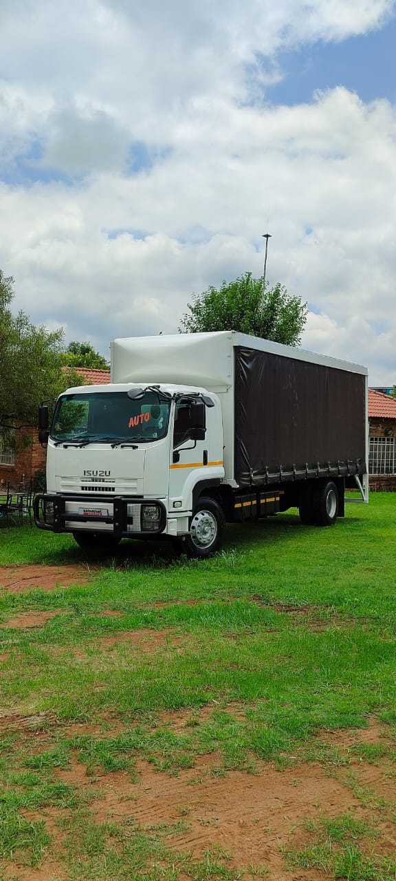 2014 Isuzu FTR 850 Automatic