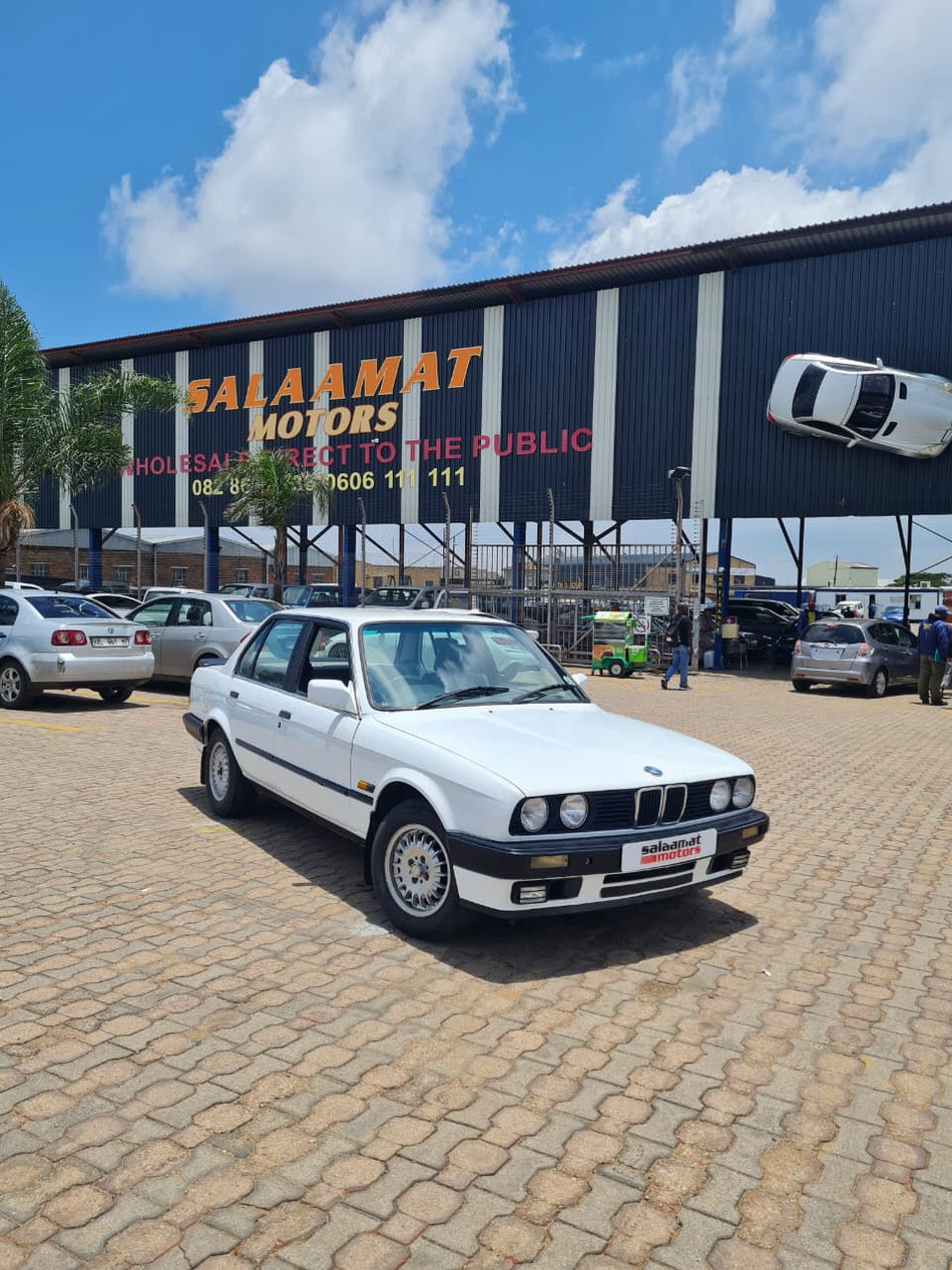 BMW 318i E30