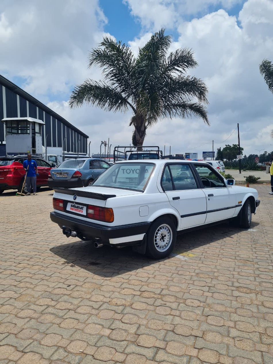 BMW 318i E30