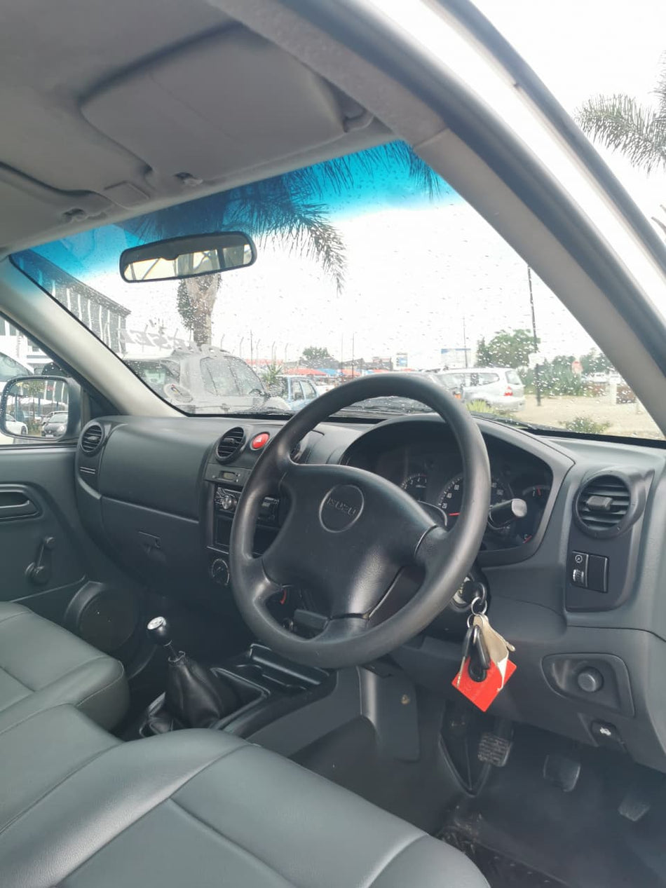 2011 Isuzu KB250D