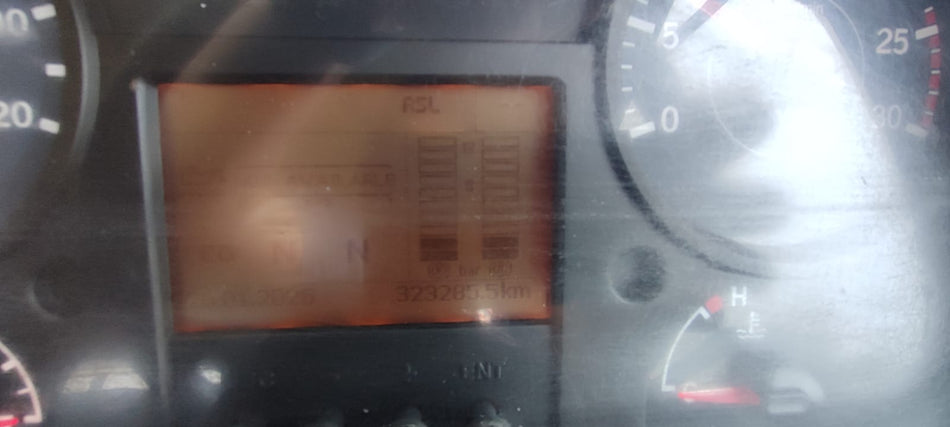 2020 UD Croner PDR 250 Dropside (6x2) Automatic