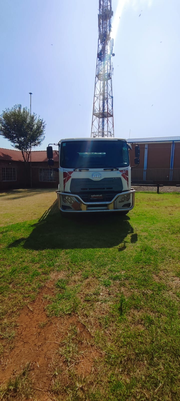 2020 UD Croner PDR 250 Dropside (6x2) Automatic