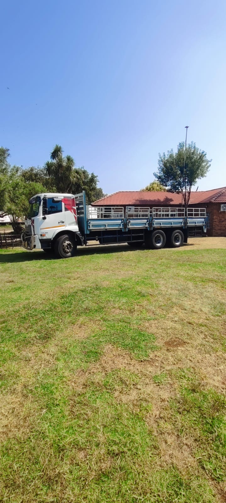 2020 UD Croner PDR 250 Dropside (6x2) Automatic