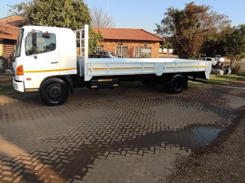 2008 Hino 500 12-215 Dropside 8 Ton