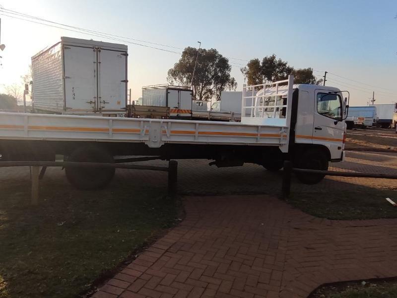 2008 Hino 500 12-215 Dropside 8 Ton