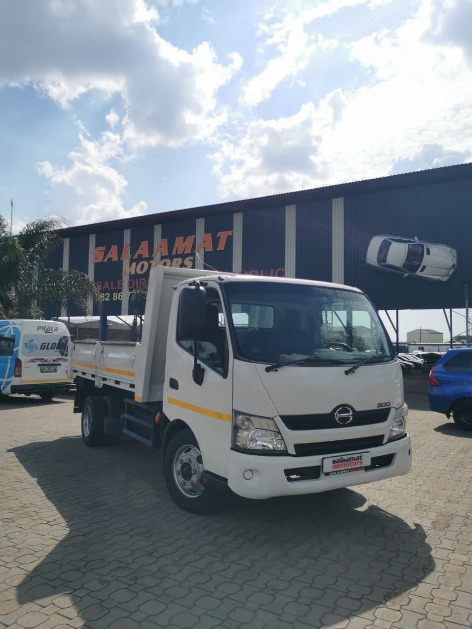2016 Hino 300 Tipper