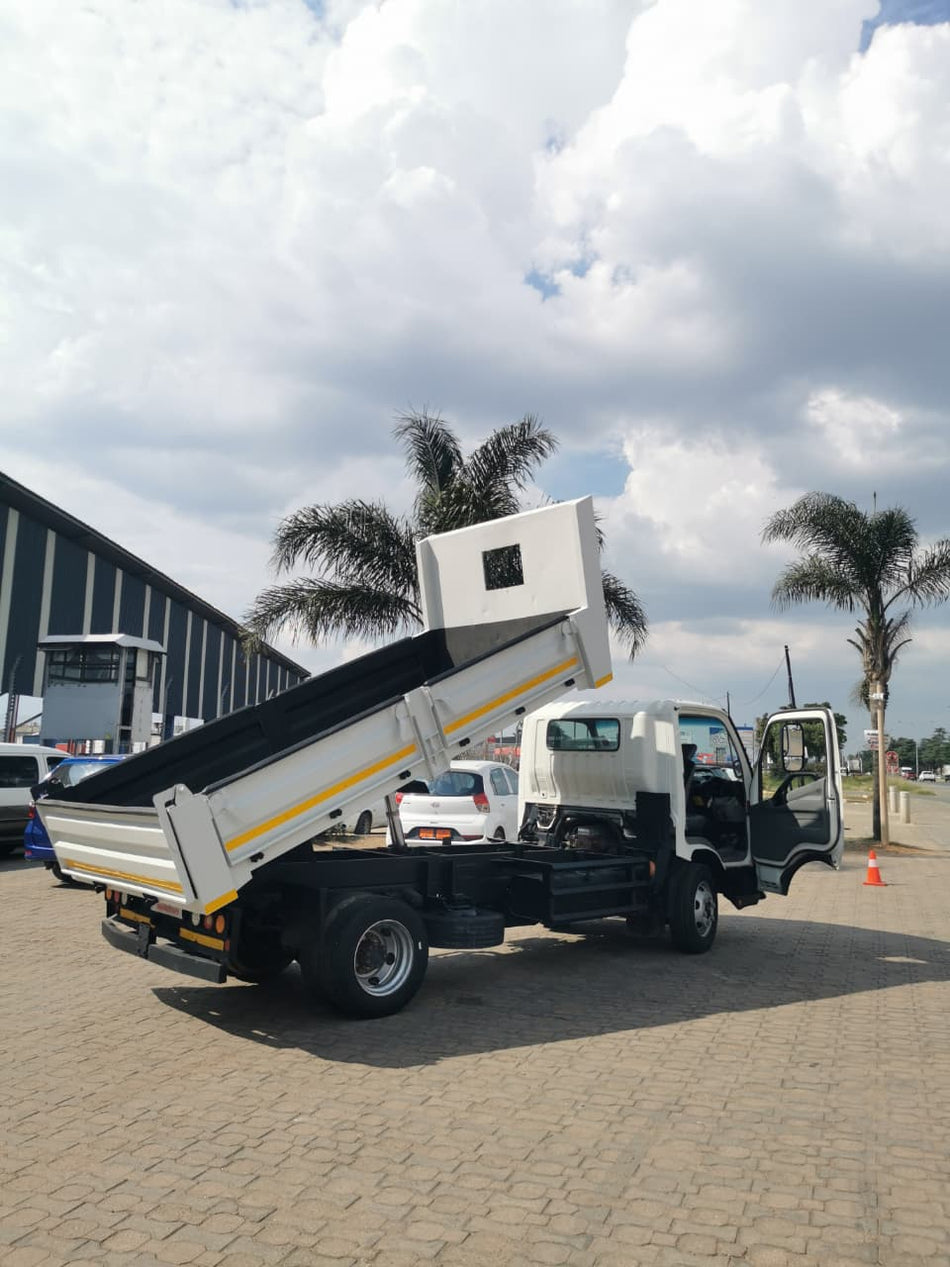 2016 Hino 300 Tipper