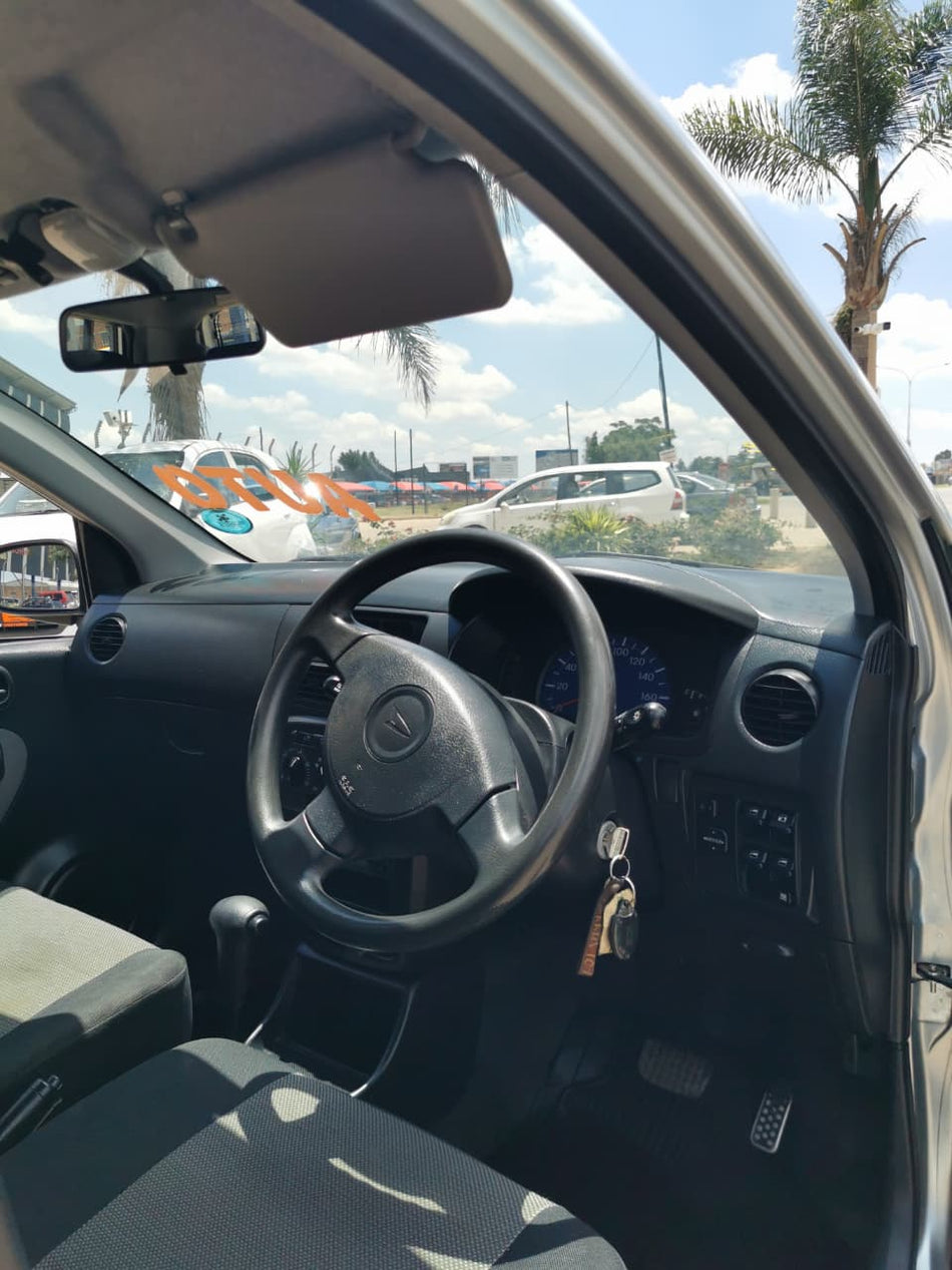 2005 Daihatsu Charade Automatic