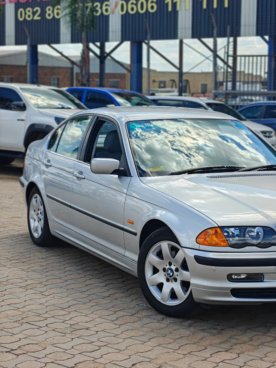 2000 BMW E46 325i Automatic