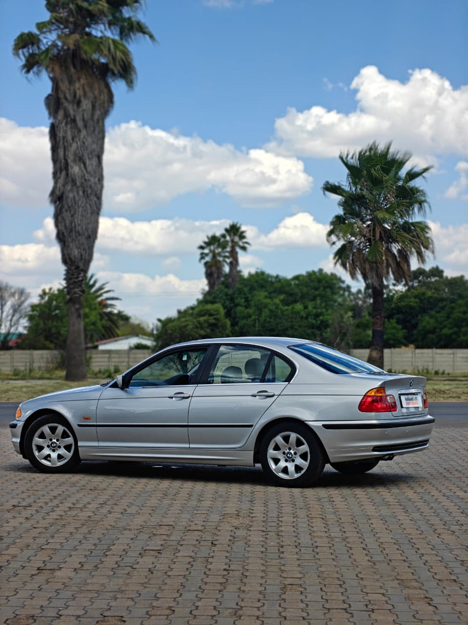 2000 BMW E46 325i Automatic