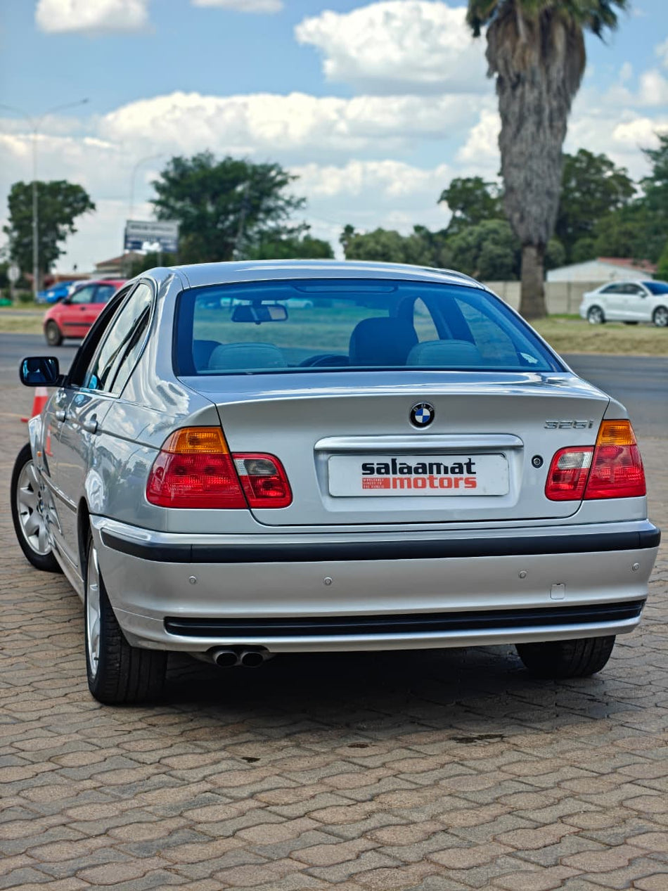 2000 BMW E46 325i Automatic