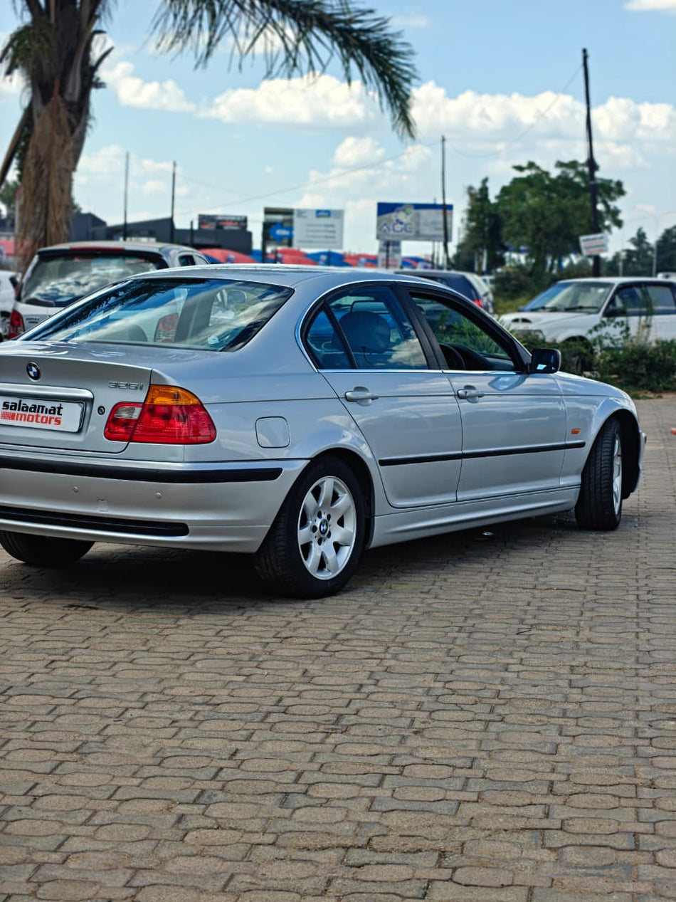 2000 BMW E46 325i Automatic