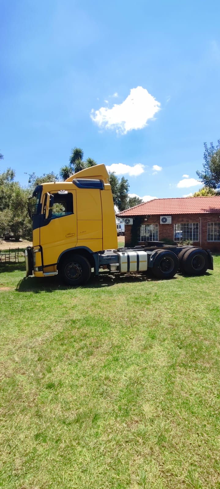 2019 Volvo 440 Horse 6X4 Automatic