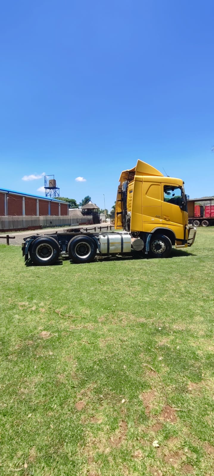 2019 Volvo 440 Horse 6X4 Automatic