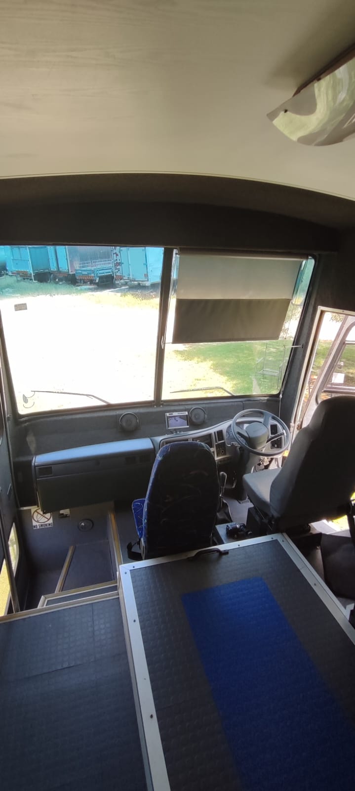 2011 UD80 Office Bus