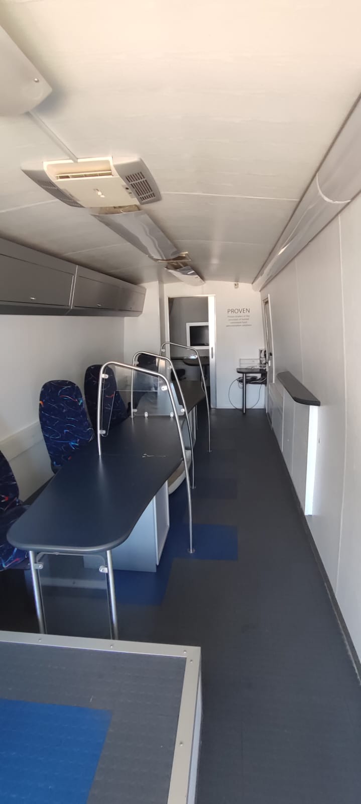 2011 UD80 Office Bus