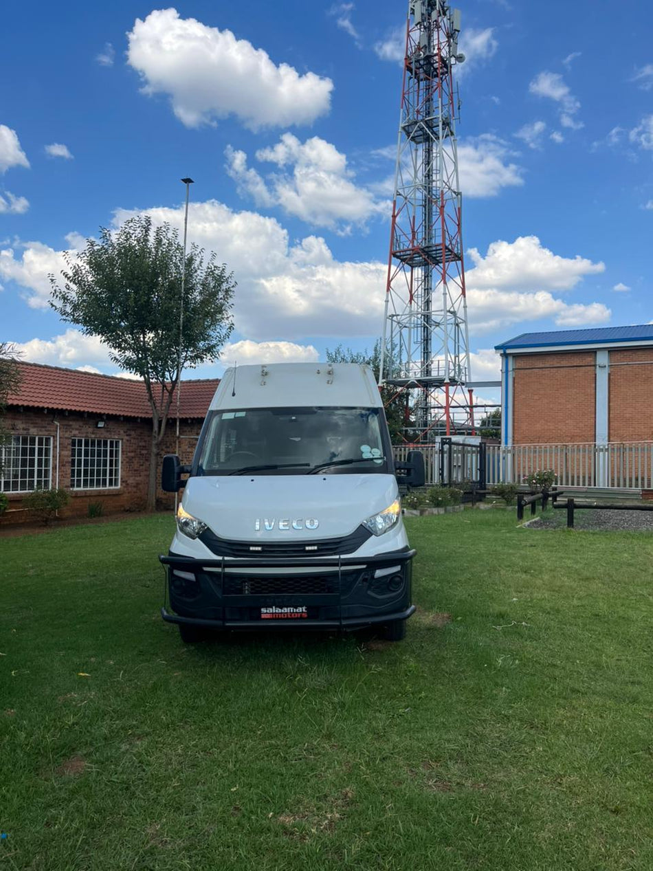 2020 Iveco Daily 11 Seater & Half Panel Van