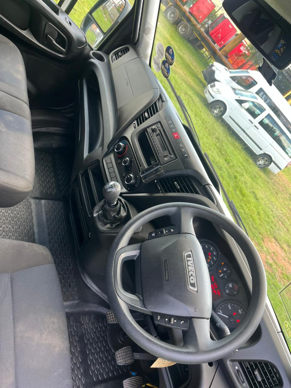 2020 Iveco Daily 11 Seater & Half Panel Van