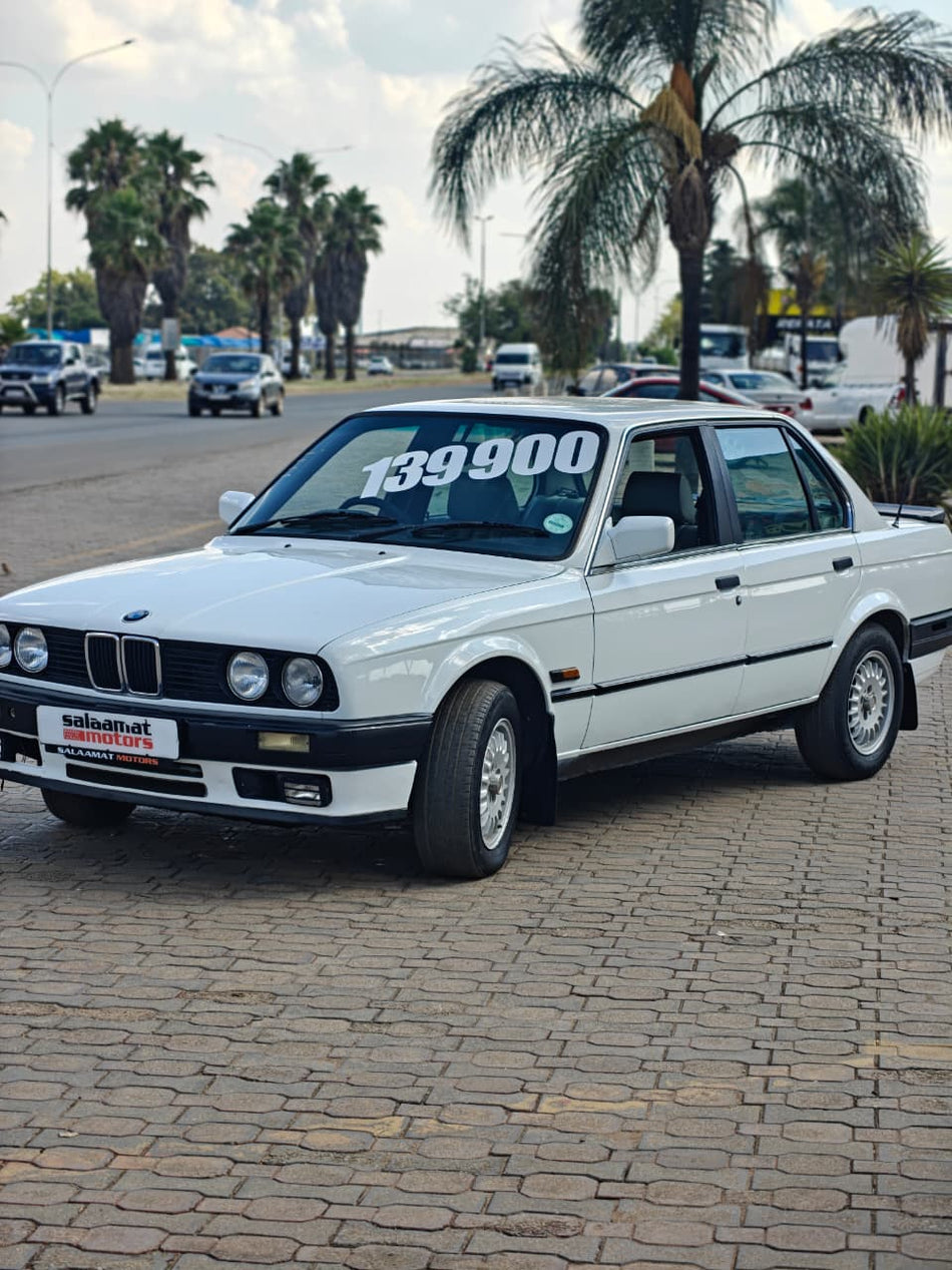 1992 BMW E30 318i